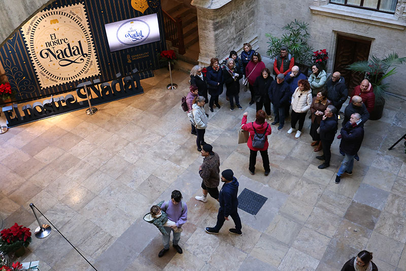 El Palau de la Generalitat recibe 5.800 visitas durante el primer fin de semana de la campaña ‘El nostre Nadal’