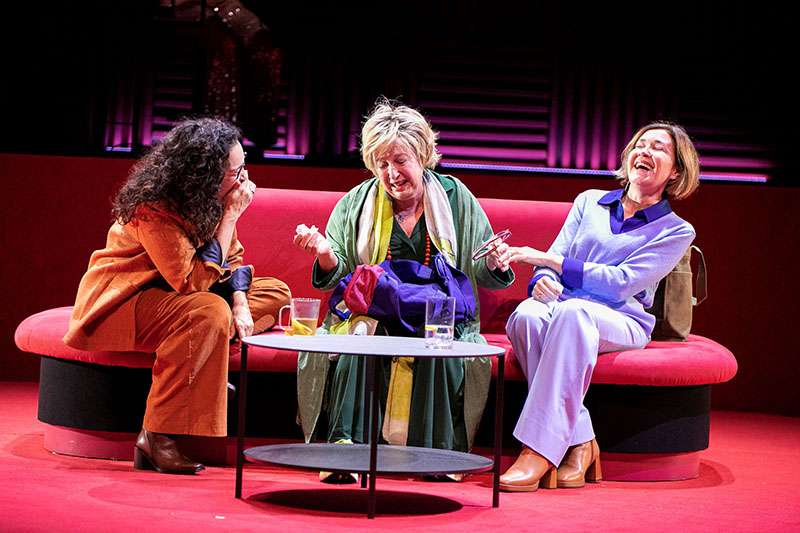 El Teatro Principal presenta ‘Les bàrbares’, protagonizada por María Pujalte, Francesca Piñón, Cristina Plazas y Berta Gratacós