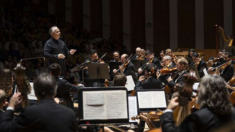 Les Arts inicia su programación sinfónica para 2026 con la Quinta de Mahler y La infancia de Cristo de Berlioz bajo la dirección de Sir Mark Elder
