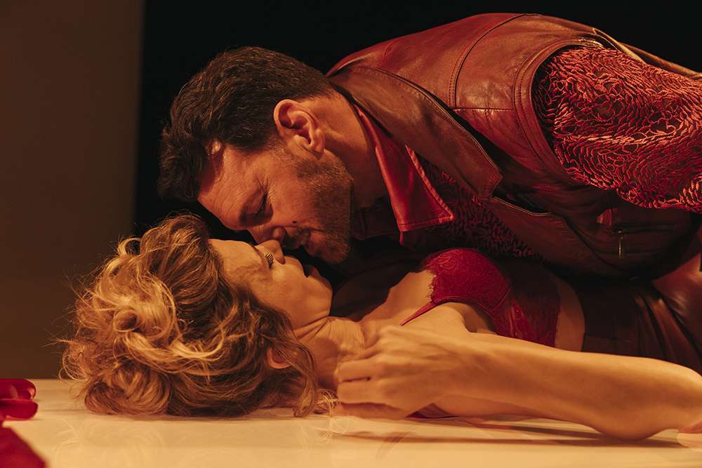 LA NUEVA VERSIÓN ESCÉNICA DE ‘LAS AMISTADES PELIGROSAS’, DE ALARCÓN&CORNELLES, CONECTAN EL SIGLO XVIII CON EL XXI