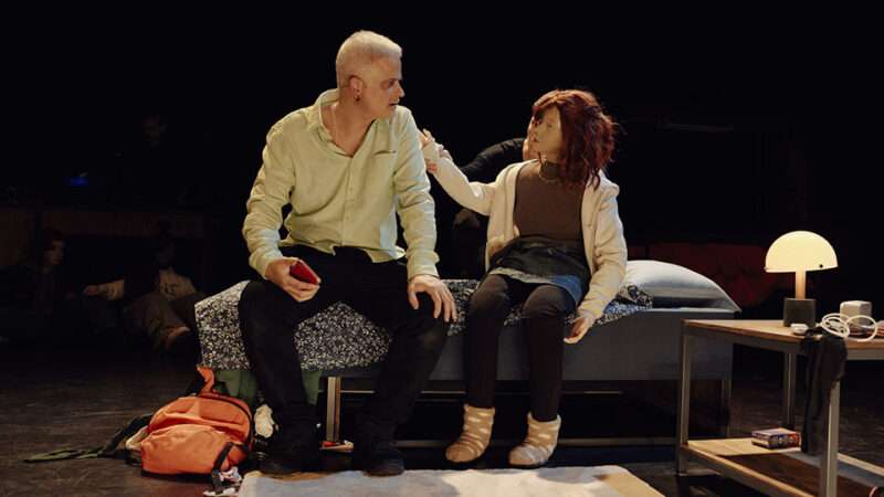 Pont Flotant trata de descifrar los interrogantes de la pubertad en el TEM con ‘Adolescència infinita’