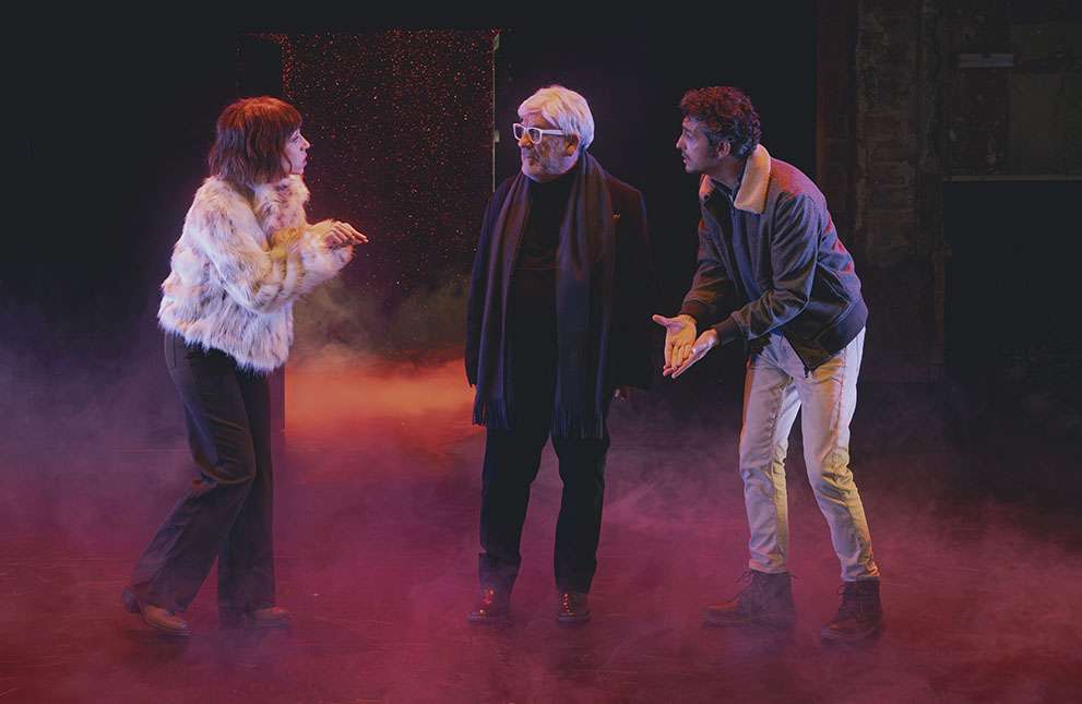 Hongaresa Teatre entona en ‘El camino de la sal’ una oda al refugio en tiempos de incertidumbre