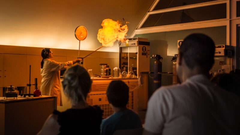 El Museu de les Ciències amplía horarios de actividades y programa sesiones diarias de ‘La Ciencia a Escena’ durante el 1 de mayo y este fin de semana