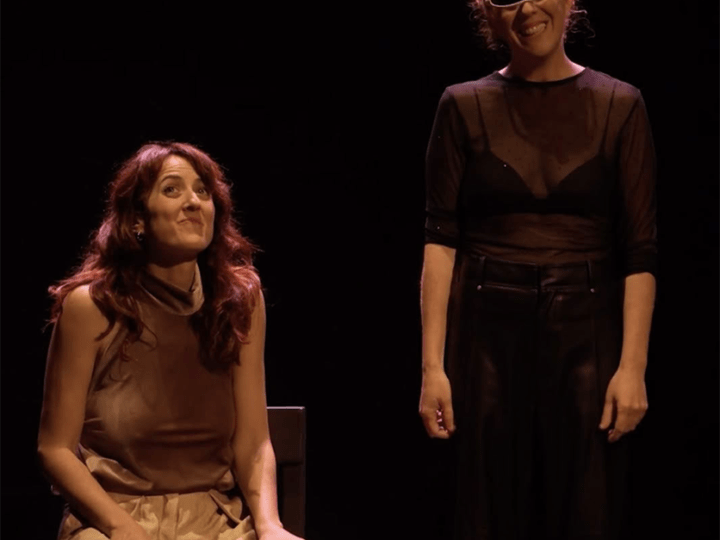 El Teatre Rialto programa ‘Les girafes dormen dretes’, de la compañía valenciana La subterránea