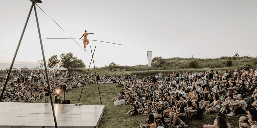 De la acrobacia viral al funambulismo íntimo: Así será la gran apertura de la 15º edición del Festival 10 Sentidos