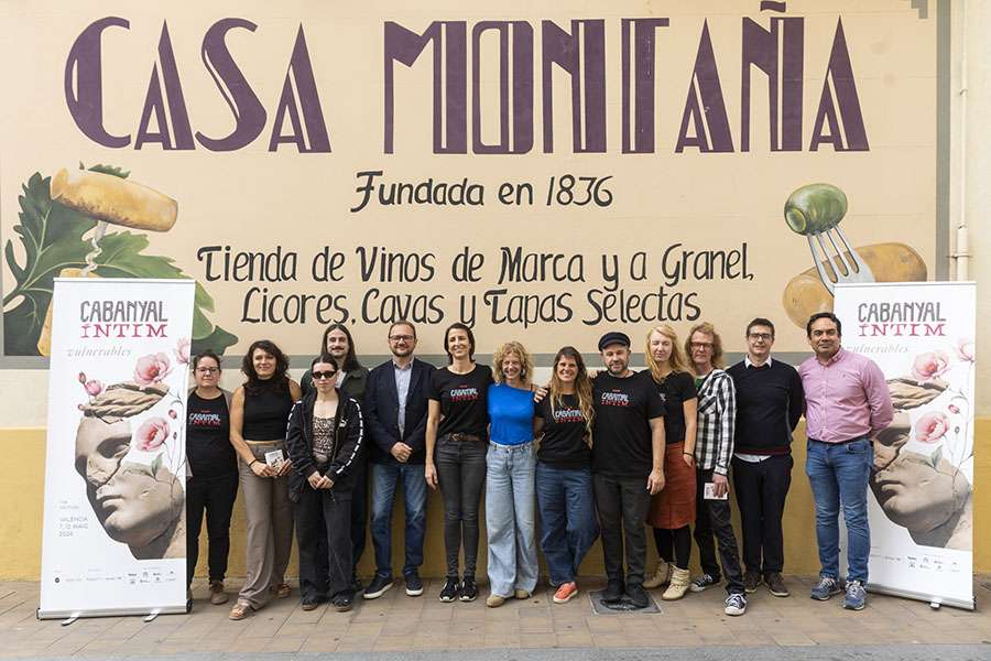 El arte de exponerse: Cabanyal Íntim reivindica la fragilidad como fuerza escénica