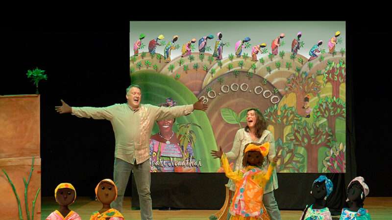La Sala L’Horta presenta un espectáculo de títeres inspirado en Wangari Maathau, la ecologista africana y Premio Nobel de la Paz que plantó 30 millones de árboles en Kenia