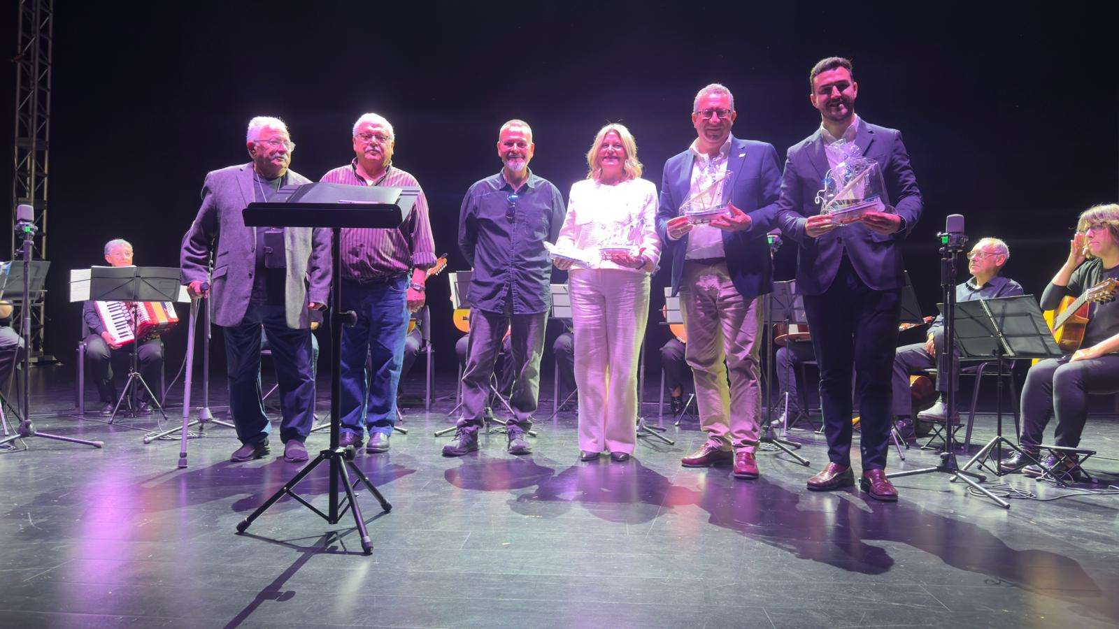 Carmen Ortí asiste al XXV Festival de Orquestas y Rondallas de Pulso y Púa de la Comunitat Valenciana