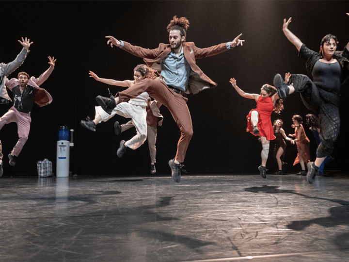 La danza palestina de ‘Badke (remix)’ clausura el 10 Sentidos fusionando folklore tradicional con danza contemporánea, hip hop y capoeira