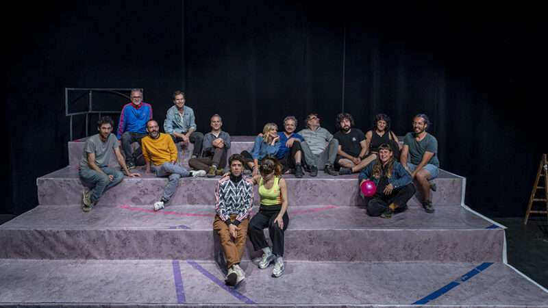 El Escalante alza el telón a una nueva producción propia, ‘El pati’, y al espectáculo de magia FLIPA Fest