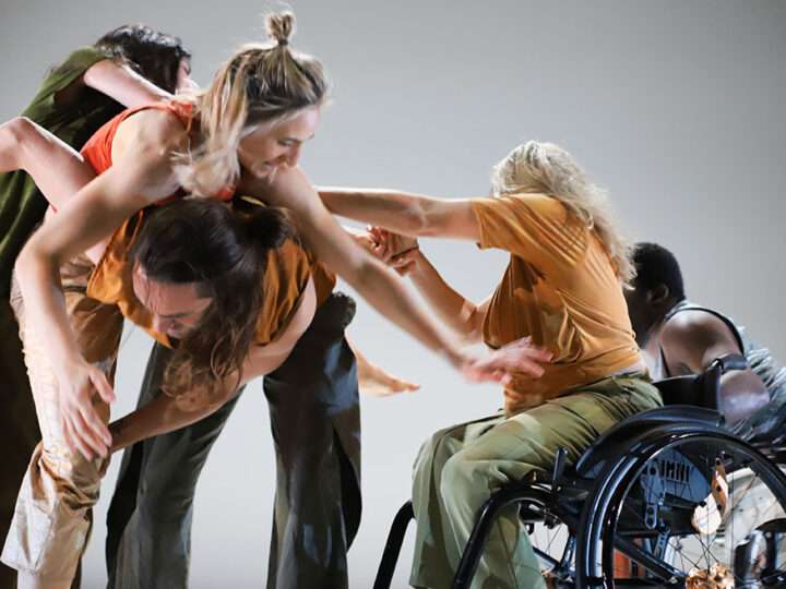 “FOREST”, una meditación en movimiento sobre la interdependencia, llega al Teatro Off dentro del Festival 10 Sentidos