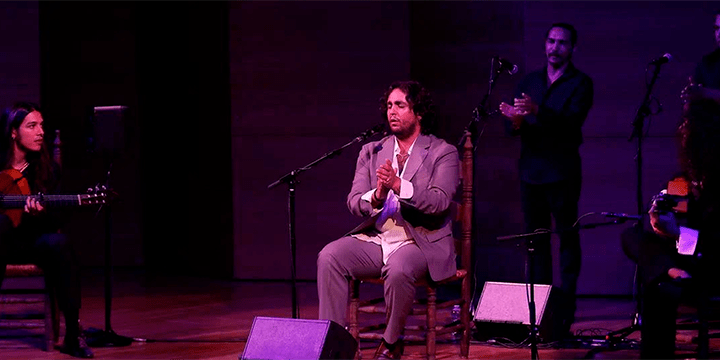 Ismael ‘El Bola’ aúna tradición y aires renovadores en el último concierto de Les Arts és Flamenco