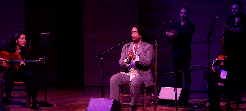 Ismael ‘El Bola’ aúna tradición y aires renovadores en el último concierto de Les Arts és Flamenco