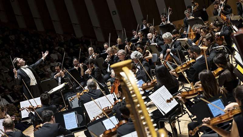 La Orquestra de la Comunitat Valenciana visita el Festival de Granada con la mezzosoprano Marianne Crebassa y Gustavo Gimeno como director musical