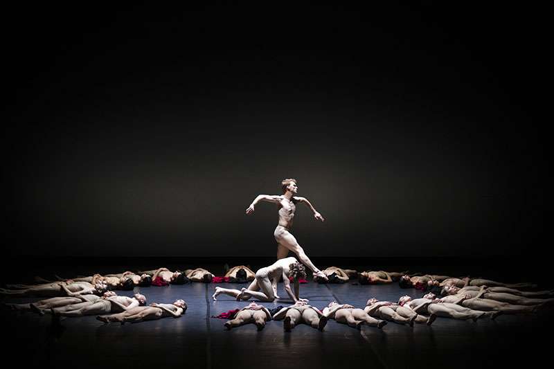 Les Arts estrena Carmina Burana con el Ballett Dortmund y la coreografía de Edward Clug