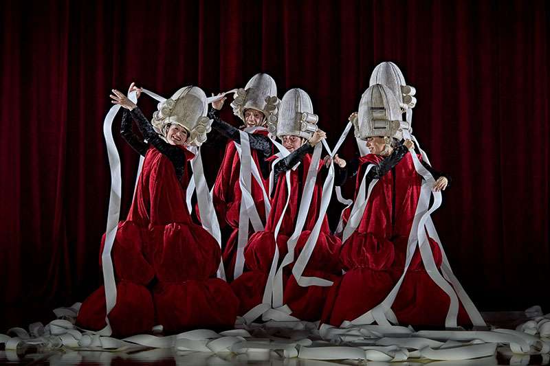 El Teatre Arniches despide su temporada con ‘Va de Bach’ de Aracaladanza, un espectáculo de danza para toda la familia
