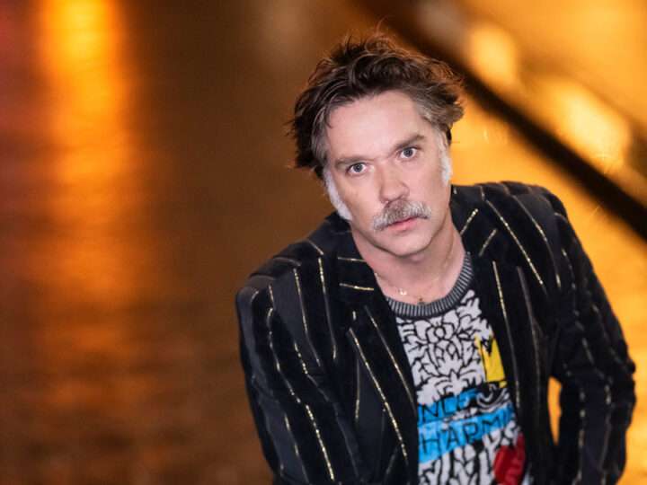 Les Arts se rinde ante el pop sofisticado y emocional de Rufus Wainwright