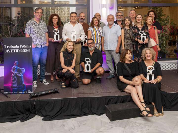 AVETID reúne al sector escénico valenciano en una noche de reconocimiento y celebración con su Trobada de Premis
