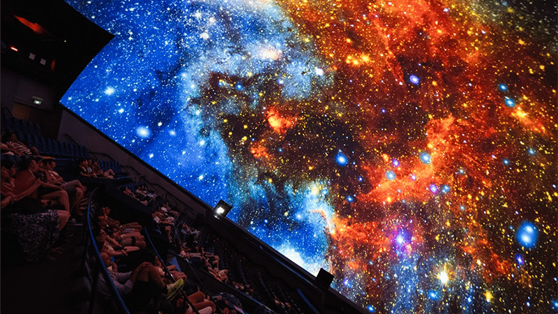 El Hemisfèric celebra las últimas sesiones de su planetario en directo
