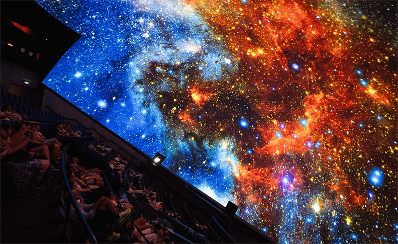 El Hemisfèric celebra las últimas sesiones de su planetario en directo