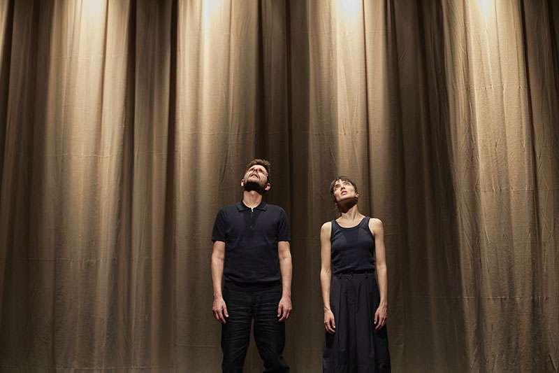 Sagunt a Escena programa la comedia ‘Original Greek’ en el Teatro Romano