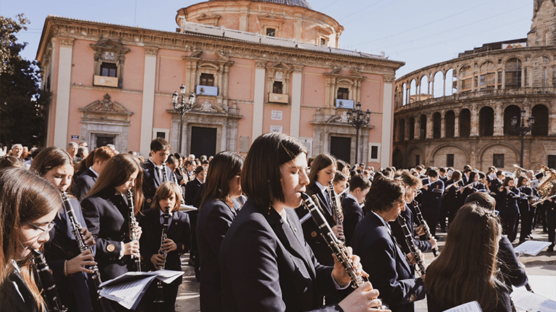 La Generalitat sincroniza a 1.600 músicos jóvenes en un concierto para celebrar el inicio del curso escolar