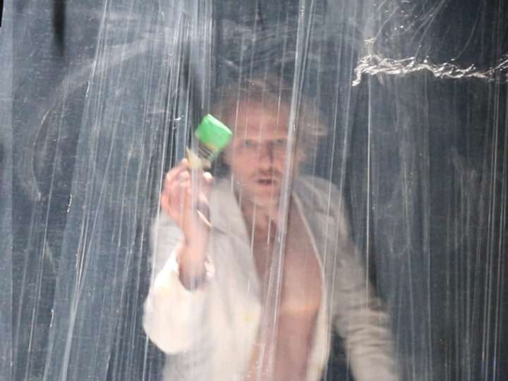 La versión teatral de El verano en que mi madre tuvo los ojos verdes llena de emociones Sala Russafa