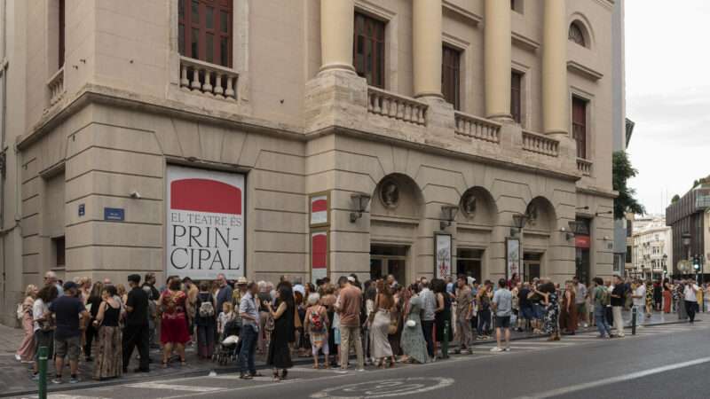 AVETID reclama una respuesta institucional urgente ante el impacto del cierre indefinido del Teatro Principal de Valencia