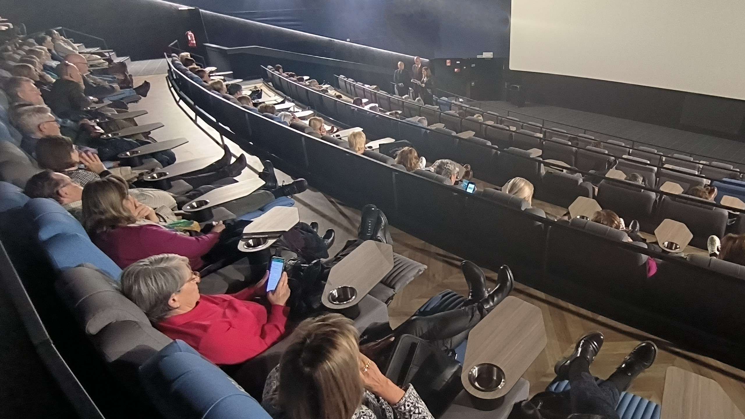 El Ayuntamiento muestra el apoyo municipal a las salas de cine de Valencia “excluidas de las ayudas del ministerio”