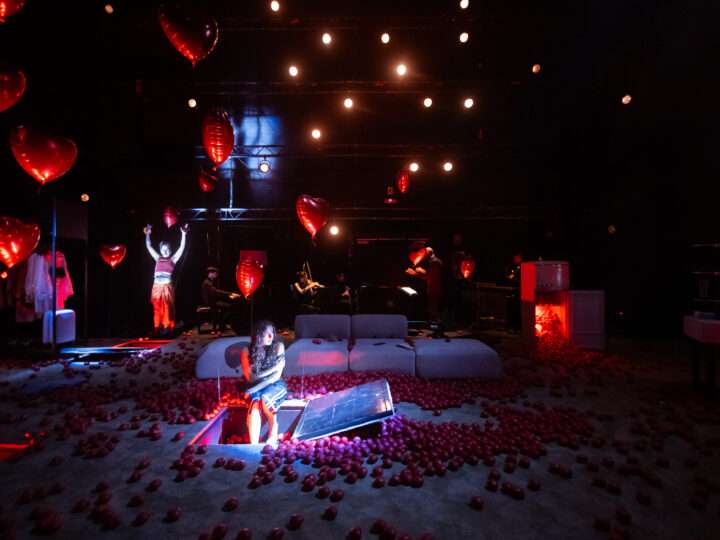 Les Arts inaugura ENSEMS con el estreno de ‘Estètica i Massacre’, la primera incursión de Oriol Pla en la escena operística