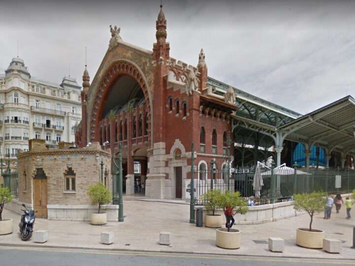 El Ayuntamiento invita a redescubrir la ciudad a través de la literatura con rutas guiadas gratuitas