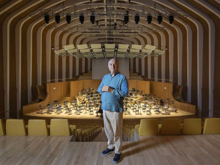 Les Arts inaugura su ciclo sinfónico con el ‘Concierto para piano N.º 1’ de Chaikovski bajo la dirección de Sir Mark Elder