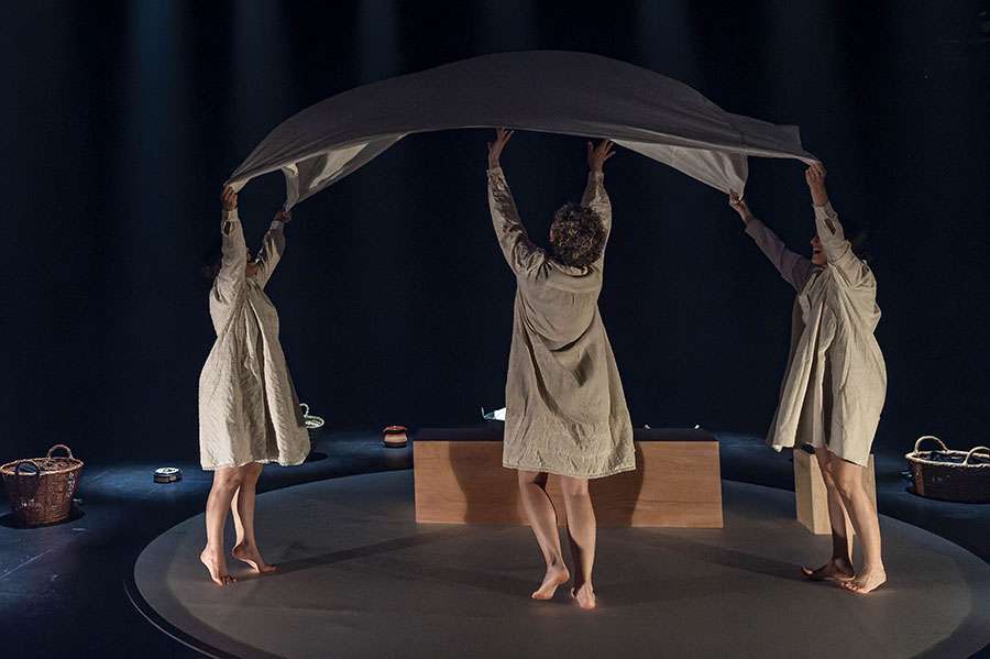 El TEM rinde homenaje a las abuelas de posguerra con la obra de Cactus Teatre ‘Rogles de cançons i misèria’